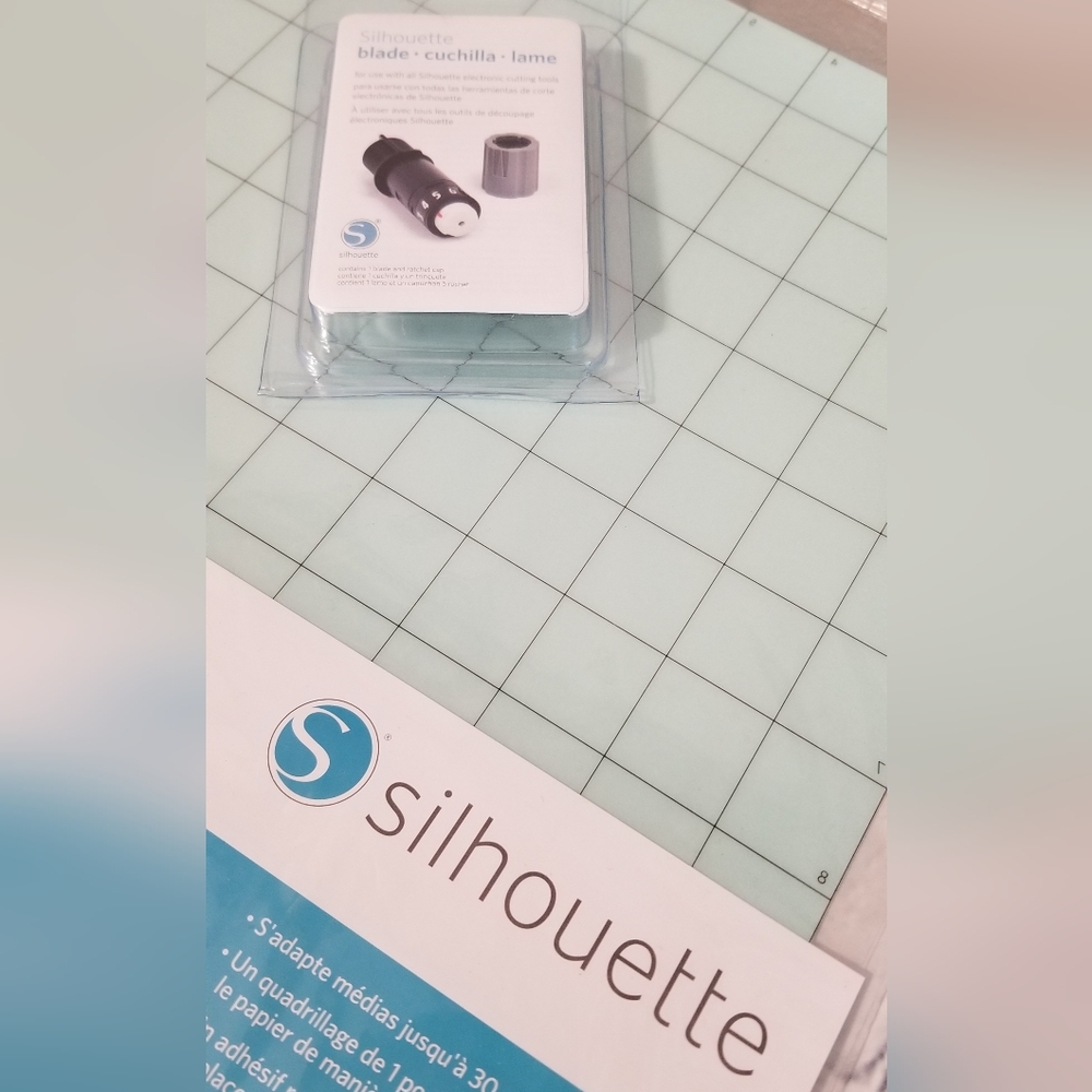 Vinyl Cutting Mat And Blade Bundle